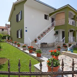 Gasthof Sergggo - Location 5minute Walk Beach, Strand,, Poreč